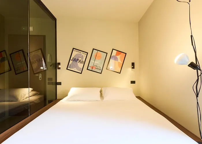 Romeo Design In Piazza Malvezzi 아파트 데센자노델가르다